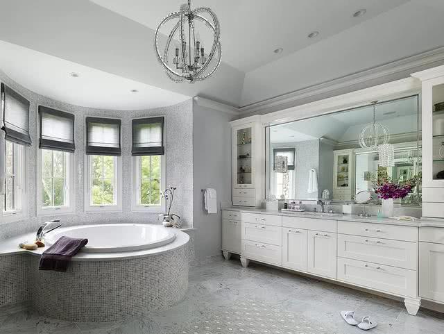 疫情當(dāng)前遇上回南天，防疫究竟要開窗通風(fēng)，還是關(guān)窗防濕？