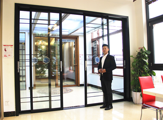 對于門窗人來說，2018年是一個艱難的年份，這一年走過的路實在太艱難了！不過，沒經(jīng)歷過風雨，又怎么能夠看見彩虹呢？我們有理由相信，熬過了堅信的2018年后，2019年門窗市場一定會好起來的！