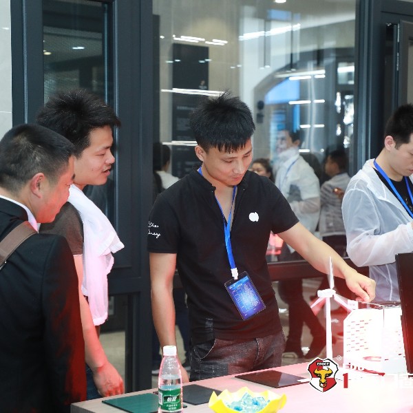 伊盾節(jié)能安全門窗有哪些特性？